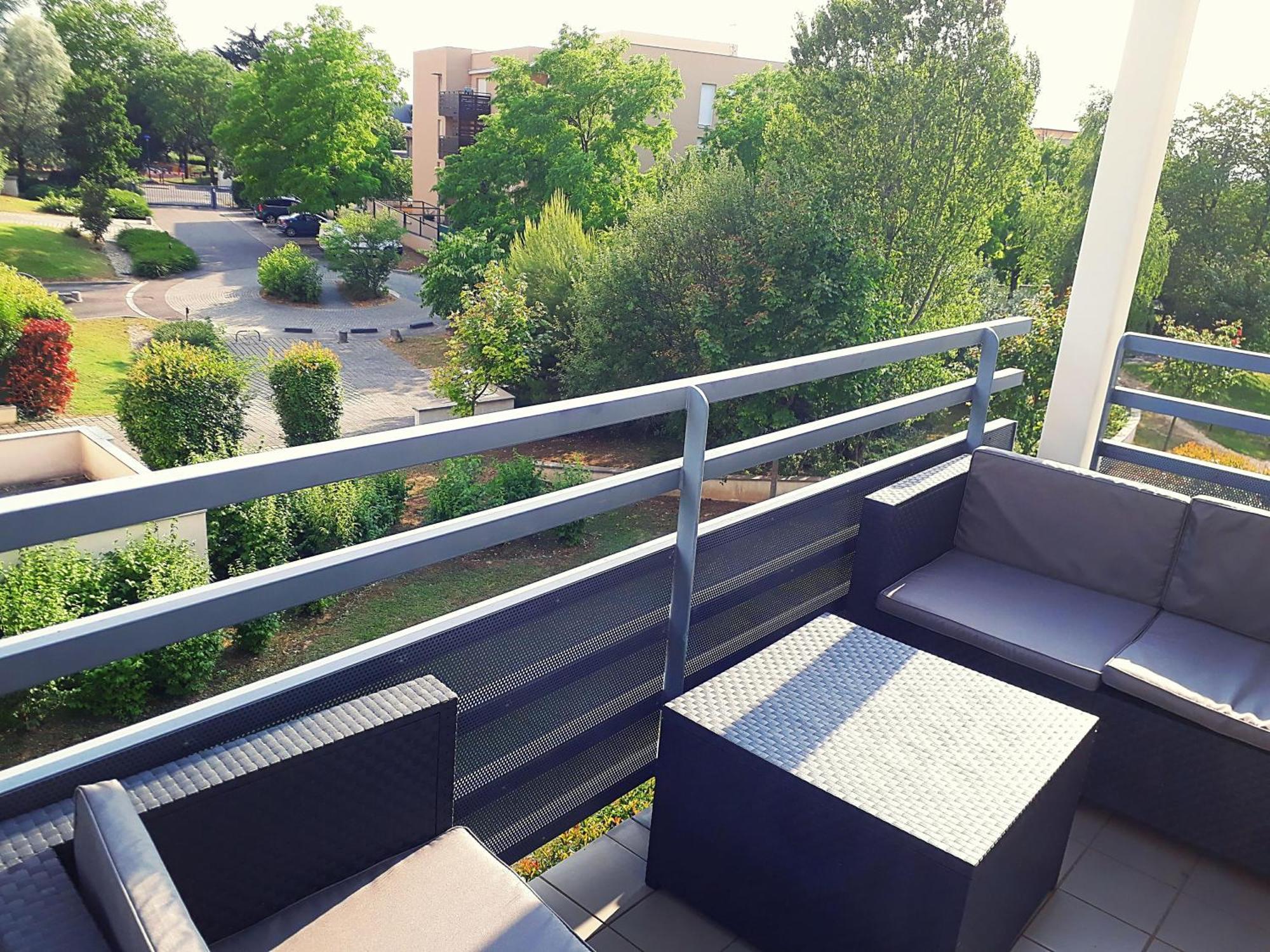 Cosy Appart - Balcon, Parking, Spacieux T2 - Proche Eurexpo Stade Saint-Priest  Eksteriør billede